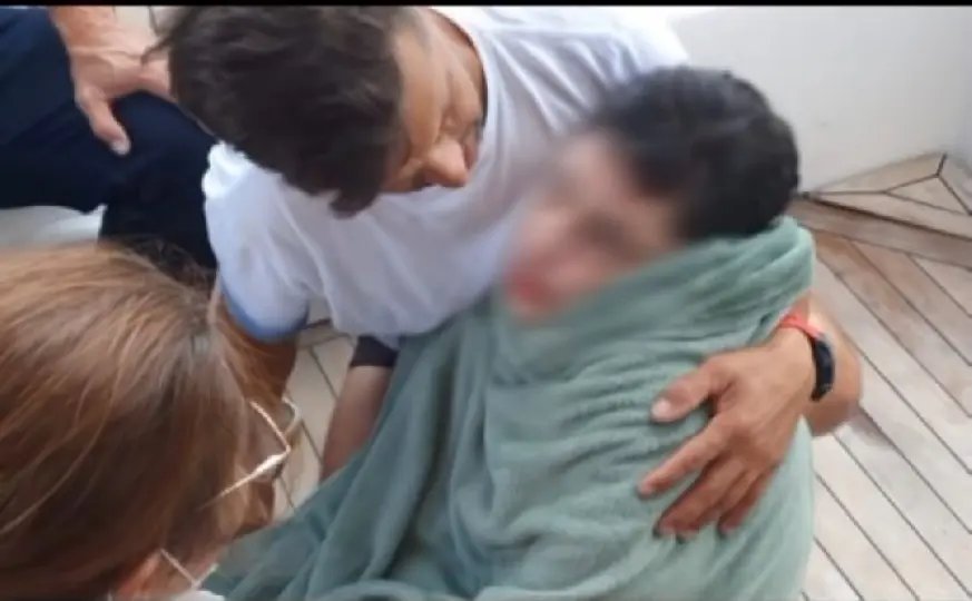 (V&Iacute;DEO) Adolescente autista desaparecido &eacute; encontrado por pescador no mar 