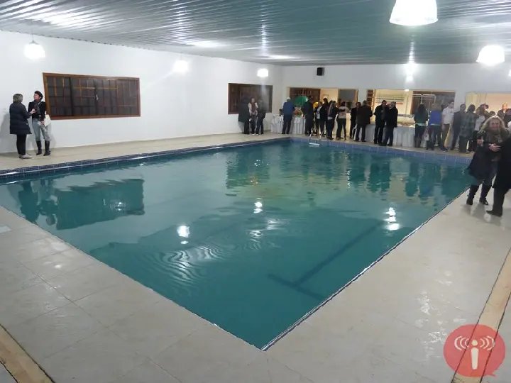 Apae de Guabiruba inaugura piscina
