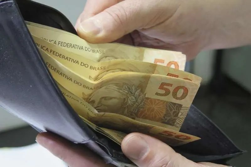 Saque das contas inativas do FGTS injeta R$ 44 bilhões na economia