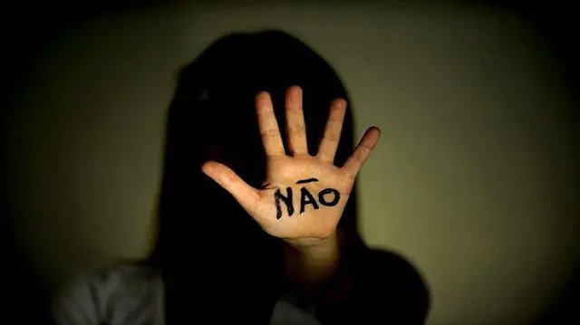 Patr&atilde;o &eacute; condenado por propostas indecentes a menor de idade