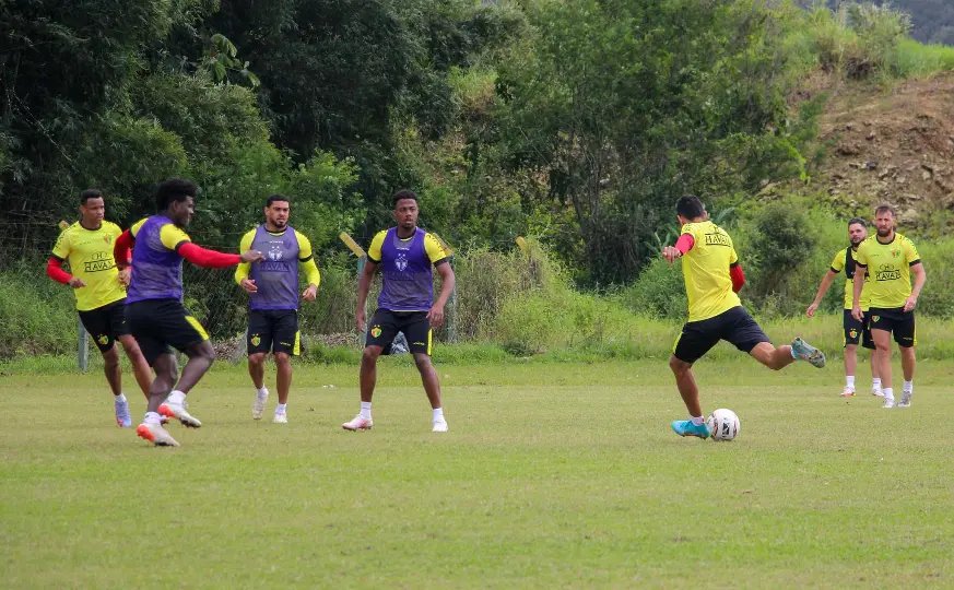 Brusque realiza pen&uacute;ltimo treino antes de encarar o Crici&uacute;ma