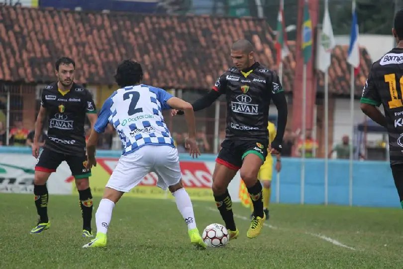 Brusque estreia fora de casa na Copa SC