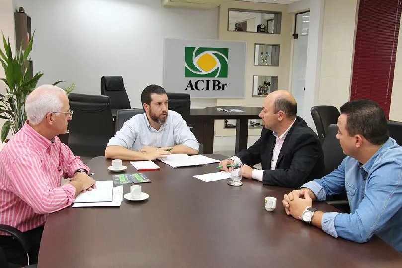 Acibr entrega reivindicações ao vice-prefeito