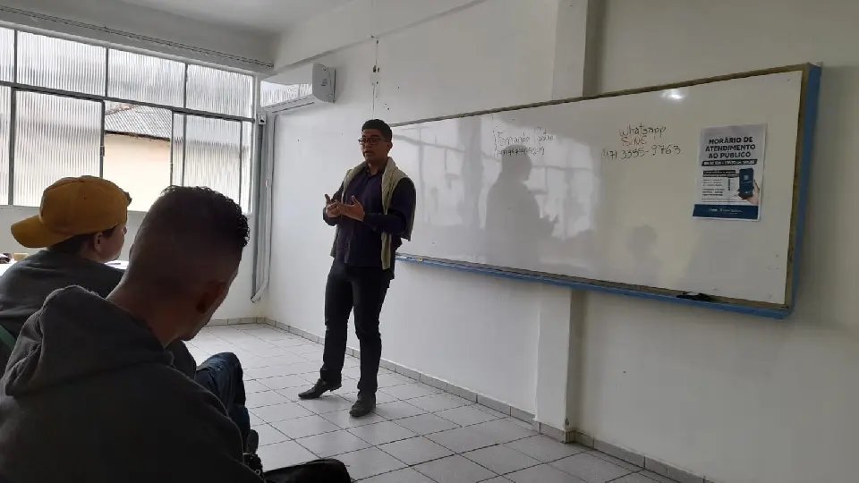Equipe do Sine ministra palestra para usu&aacute;rios do Caps AD