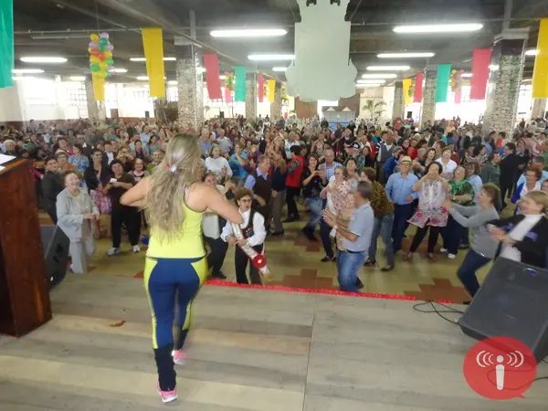 Tarde de animação para os idosos