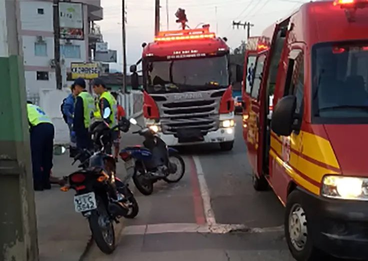Acidente entre duas motos deixa uma pessoa ferida neste s&aacute;bado