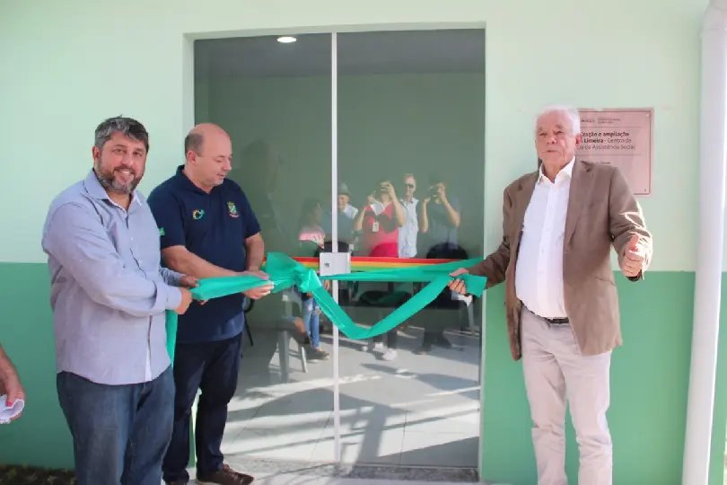 Prefeitura faz entrega da obra de revitaliza&ccedil;&atilde;o e amplia&ccedil;&atilde;o do Cras da Limeira