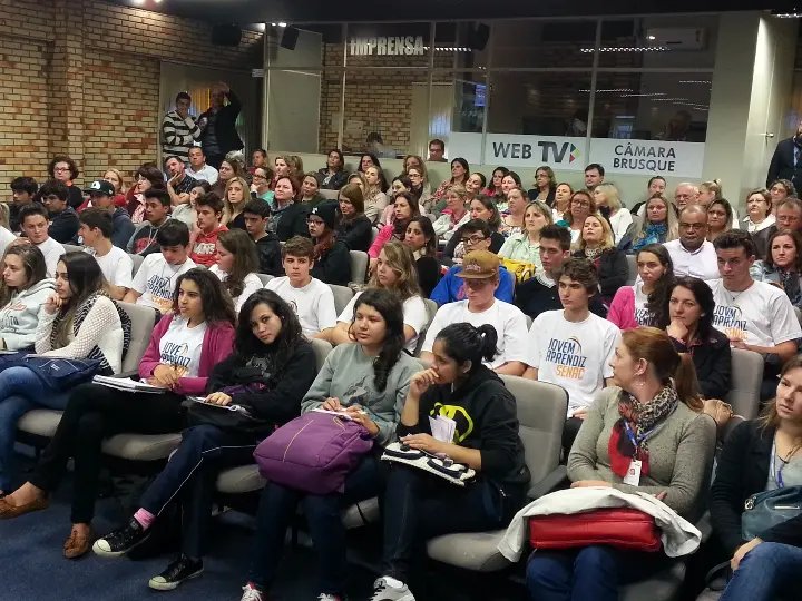 Sob aplausos, Câmara aprova Plano Municipal de Educação