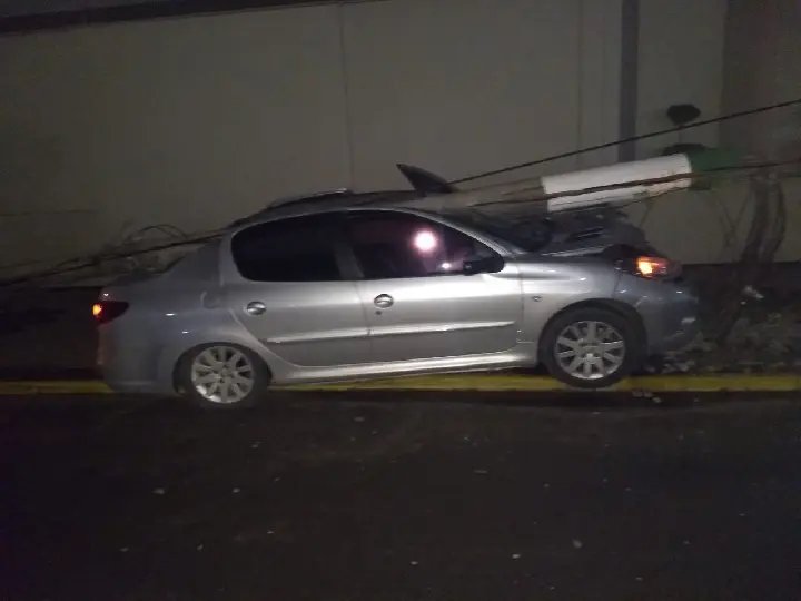 Mulher &eacute; socorrida com suspeita de fratura na face ap&oacute;s colis&atilde;o