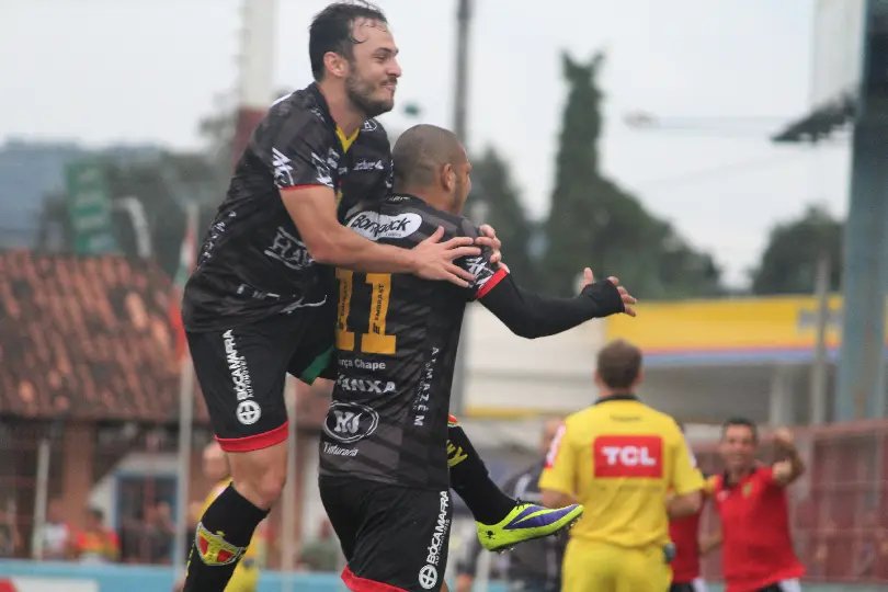 Bruscão anuncia pacotão de renovações visando competições de 2017 e 2018