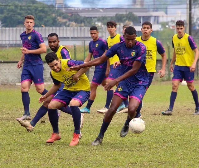 Brusque tem jogo decisivo contra o Figueirense