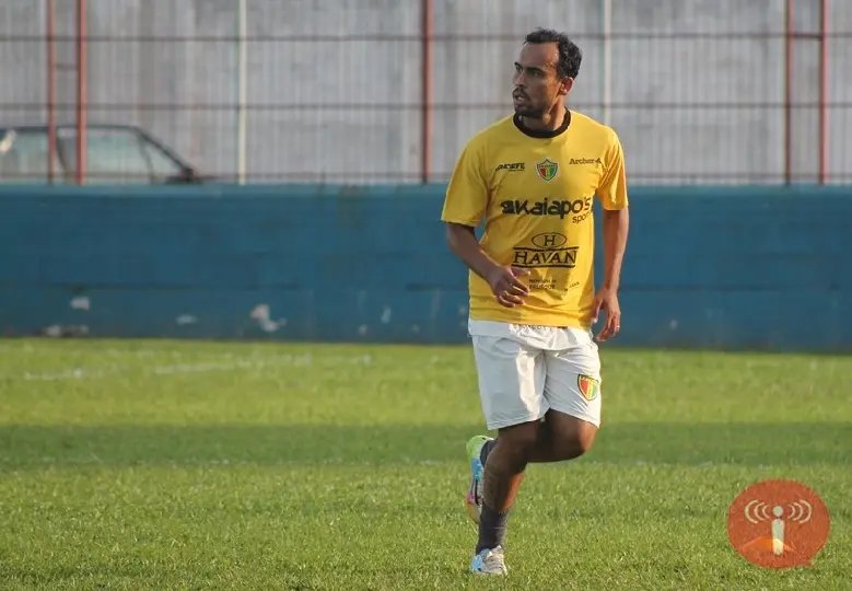 Wellington Simião ganha vaga de titular 