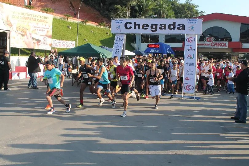 1ª Corrida de Guabiruba atrai participantes de diversas cidades