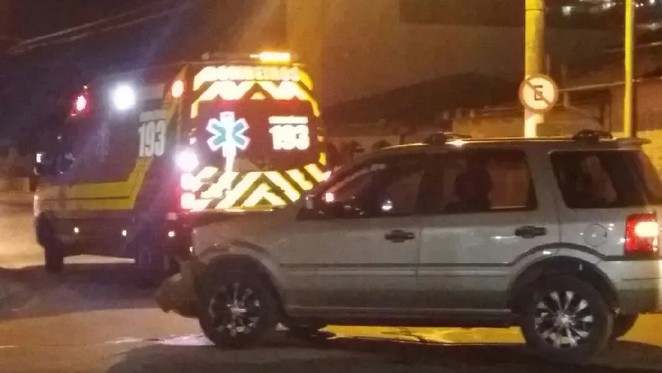 Motorista causa acidente após manobra proibida e foge sem prestar socorro