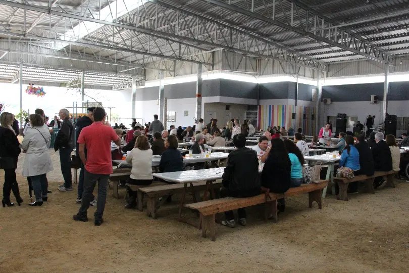 Feijoada reúne amigos e colaboradores da Apae