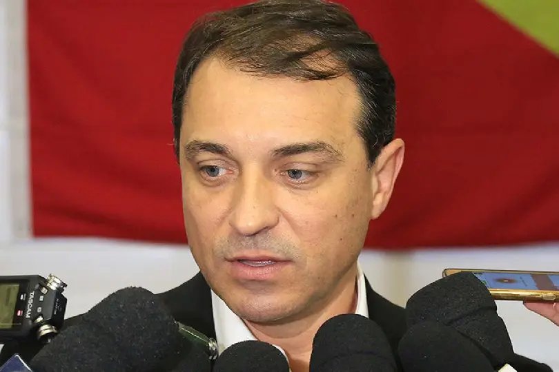 Mois&eacute;s &eacute; afastado novamente do cargo