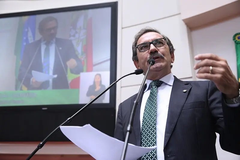“Ferrovia do Frango fora das concessões é frustrante”