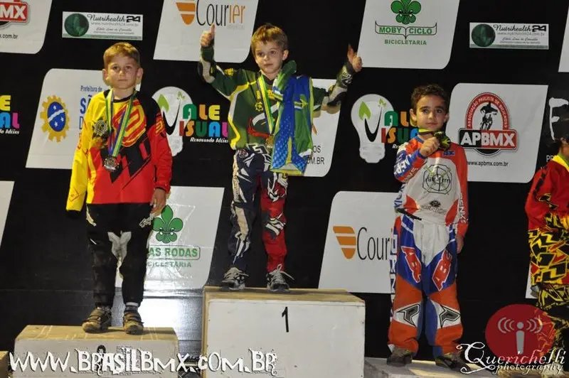 Pais tentam levar Lucão para Mundial de Bicicross