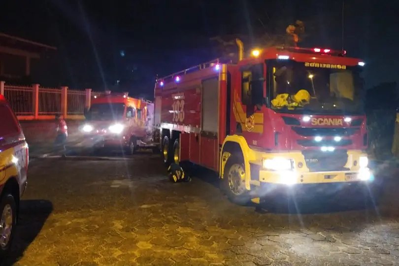 Inc&ecirc;ndio em resid&ecirc;ncia no Jardim Maluche