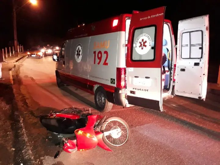 Mulher e crian&ccedil;a de 12 anos s&atilde;o conduzidas ao hospital ap&oacute;s acidente na Ponta Russa