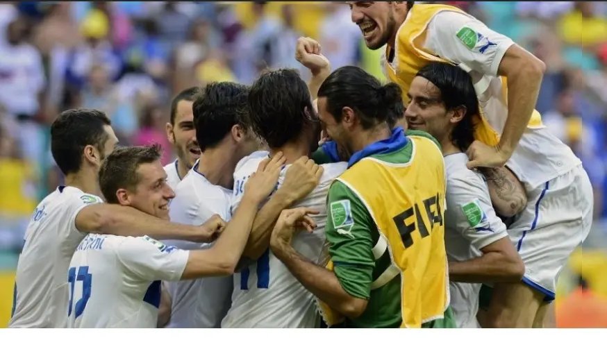 Itália bate Uruguai e é 3ª