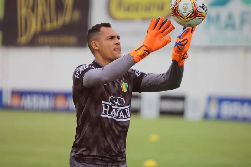 Brusque FC relaciona 22 atletas e ter&aacute; desfalque do goleiro Ruan Carneiro