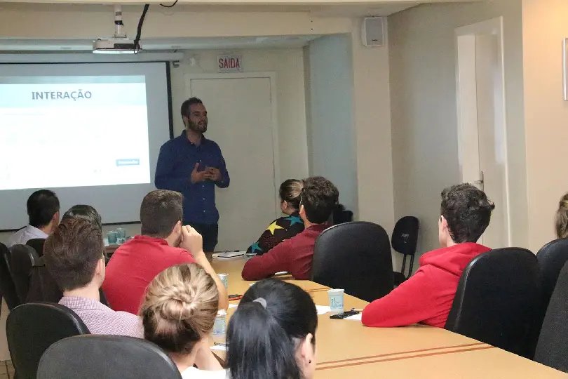 Facebook é tema de palestra para empresários
