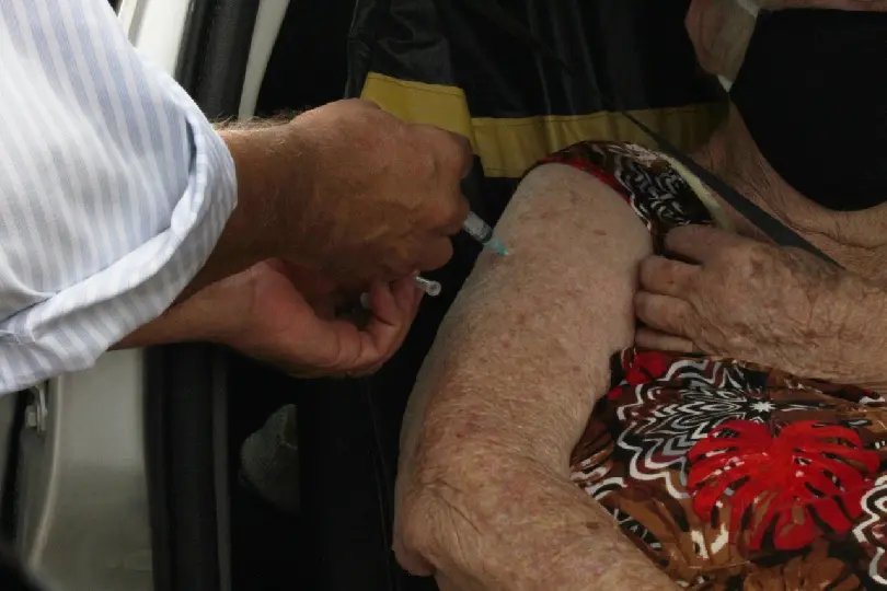  Familiares de idosos entre 70 e 74 anos acamados do Centro devem procurar a UBS