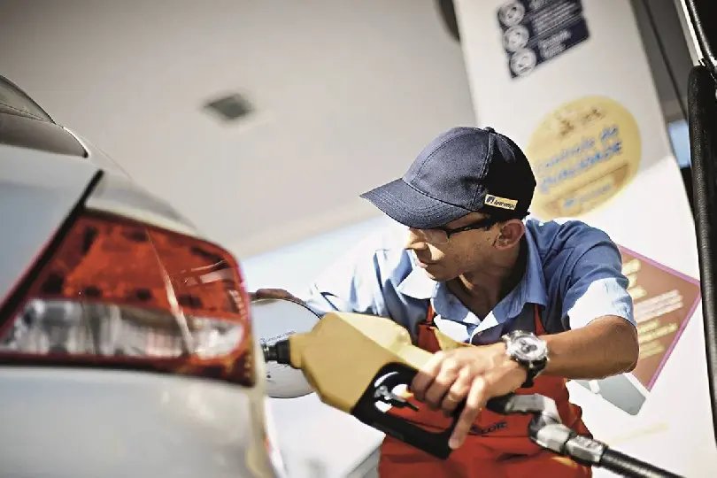 Combust&iacute;vel tem redu&ccedil;&atilde;o de R$0,11 nas refinarias