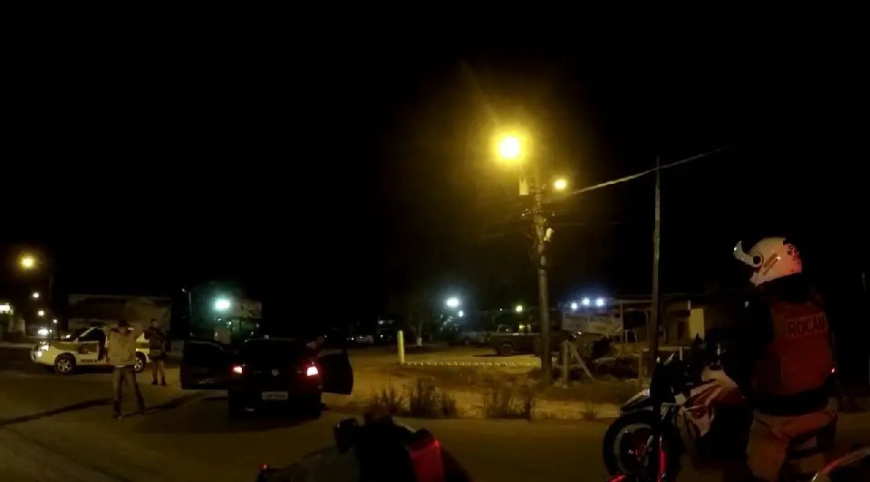 PM prende homem com crack na Rodovia Antônio Heil