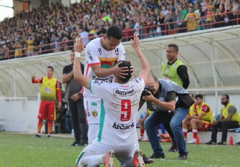 Brusque vence de goleada e sobe para a S&eacute;rie C do Brasileiro
