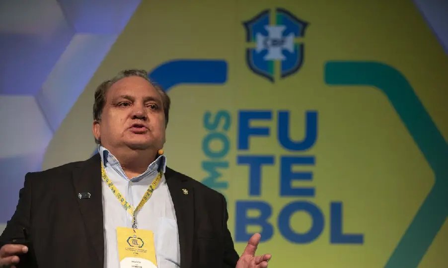 Ap&oacute;s interna&ccedil;&atilde;o por covid-19, ex-lateral Branco tem piora e &eacute; intubado