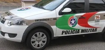 Homem bate em moto, foge, e é encontrado pela PM