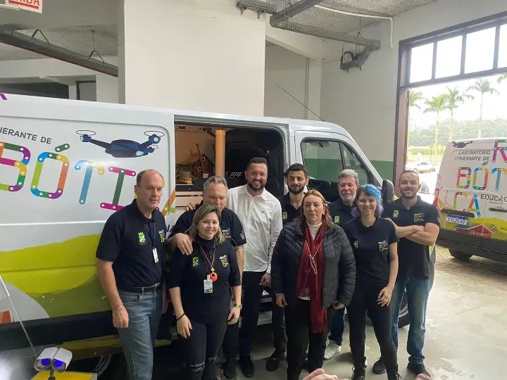 (V&iacute;deo) Educa&ccedil;&atilde;o apresenta dois Laborat&oacute;rios Itinerantes de Rob&oacute;tica Educacional 