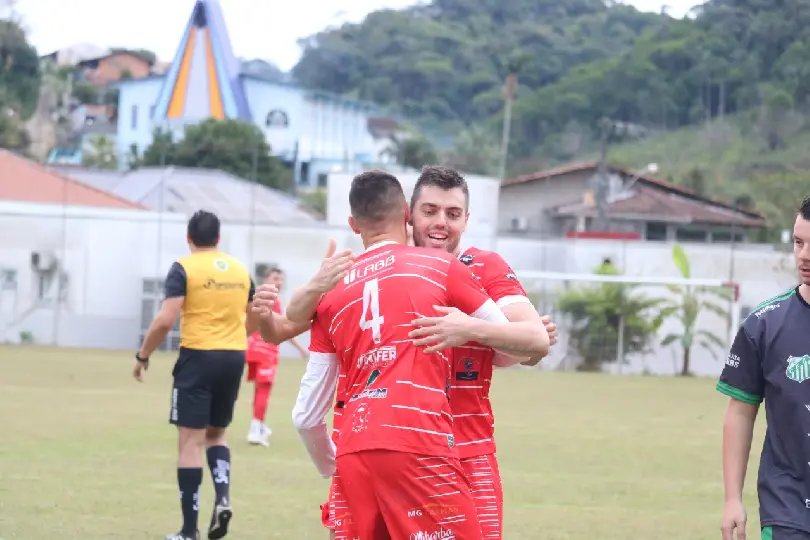 Est&aacute; chegando a hora de conhecer os melhores jogadores do futebol amador 