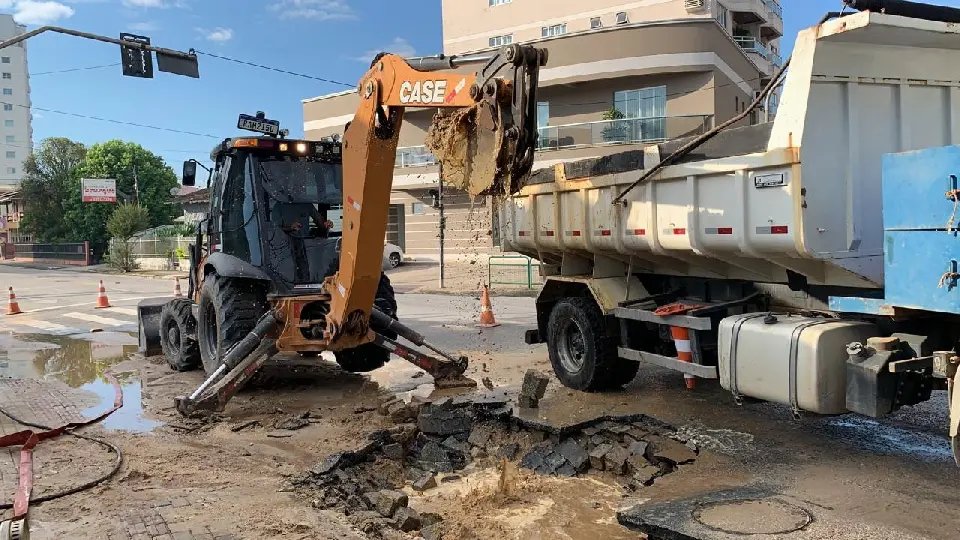 Samae atua em reparo emergencial no bairro S&atilde;o Pedro