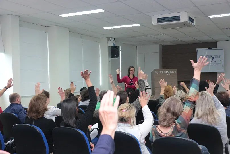 Trabalhadores vestuaristas aprovam rol de reivindicações da Campanha Salarial 2017