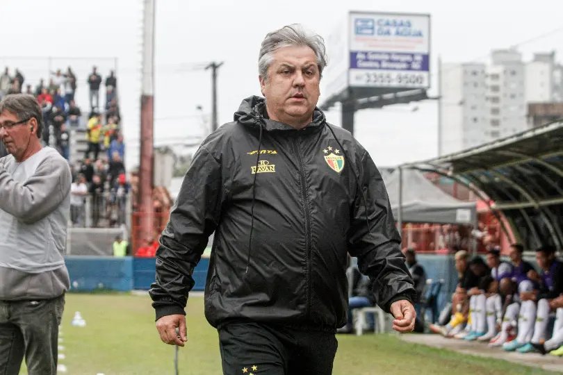 Kleina v&ecirc; boa atua&ccedil;&atilde;o em estreia pelo Brusque e indica avalia&ccedil;&atilde;o do grupo