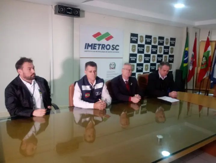 Opera&ccedil;&atilde;o Posto Seguro constata irregularidades em quatro estabelecimentos