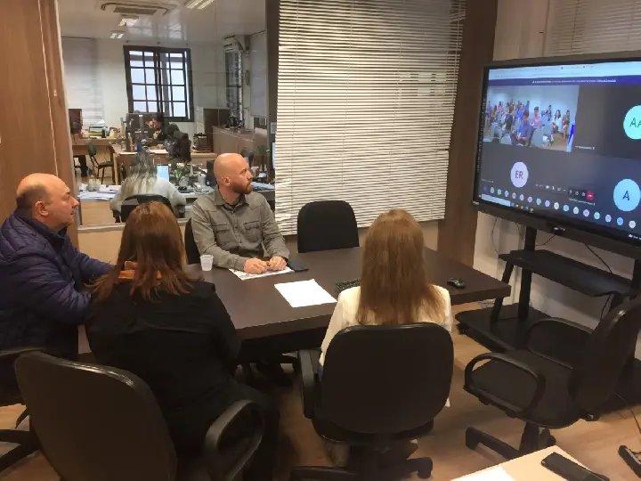 Sistema de monitoramento cont&aacute;bil educacional de Brusque &eacute; destaque em evento nacional