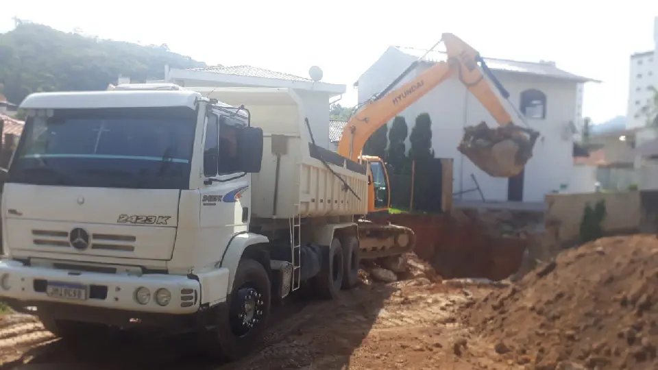 Confira as atividades da patrola e limpeza de valas da Secretaria de Obras