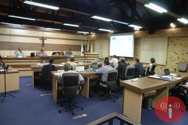 Protestos pelo país viram assunto na Câmara