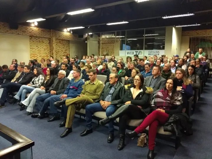 Lan&ccedil;amento da Sala do Empreendedor lota C&acirc;mara de Vereadores 
