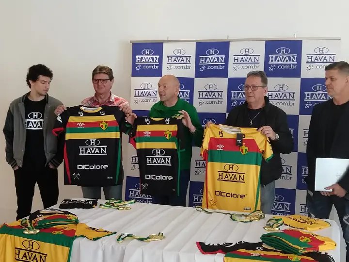Camisas da Havan devem alavancar projeto &ldquo;s&oacute;cio-torcedor&rdquo;