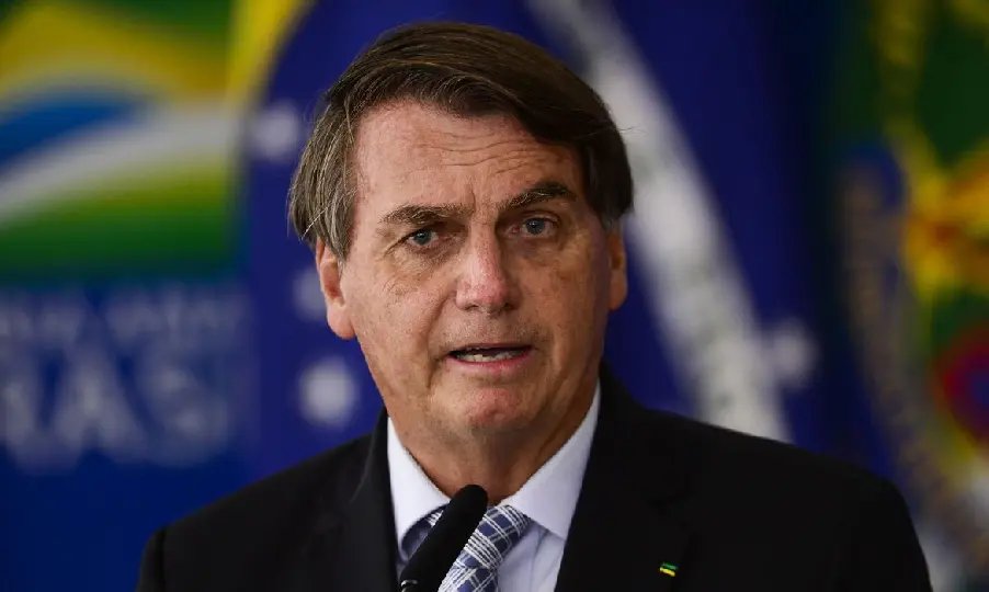Bolsonaro critica novamente restri&ccedil;&otilde;es impostas por governadores