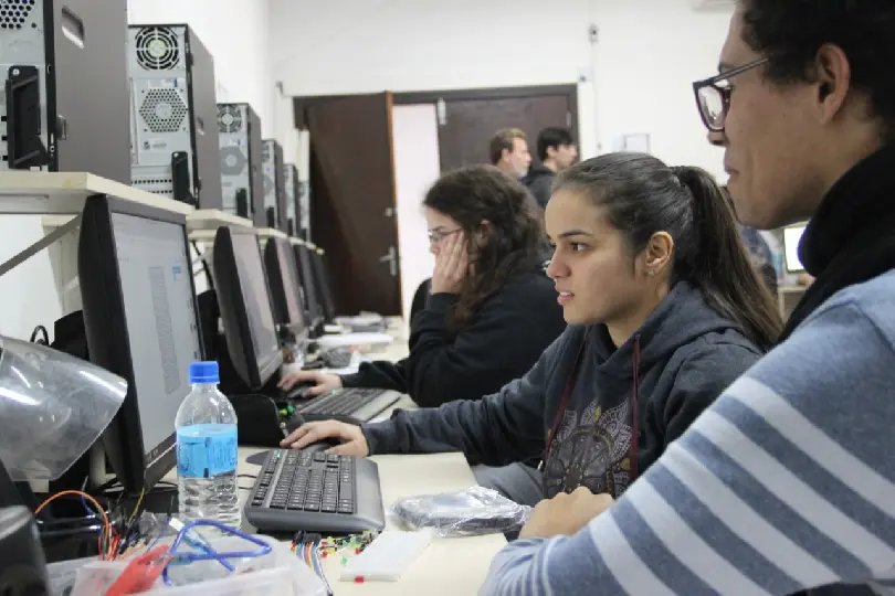 Prefeitura adquire novos computadores para auxiliar na inclus&atilde;o digital