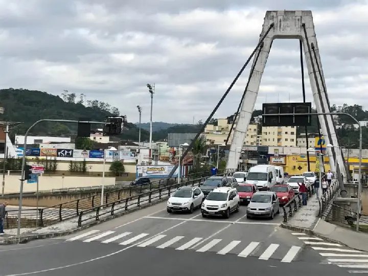 Terça-feira de sol entre nuvens e temperatura elevada em Santa Catarina