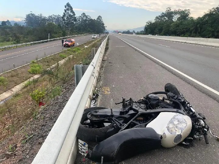 Motociclista morre em acidente na Ant&ocirc;nio Heil 
