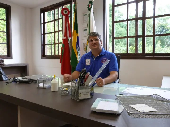 Quem é o novo secretário de Educação