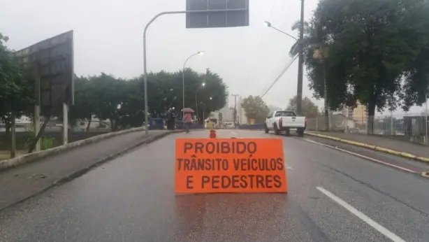 Ponte do Exército deve levar dois meses para ser instalada
